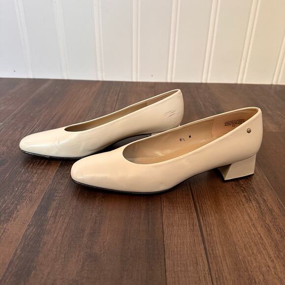 Vintage 80s/90s Academia Cream Leather Heels 8.5 - Picture 2 of 7